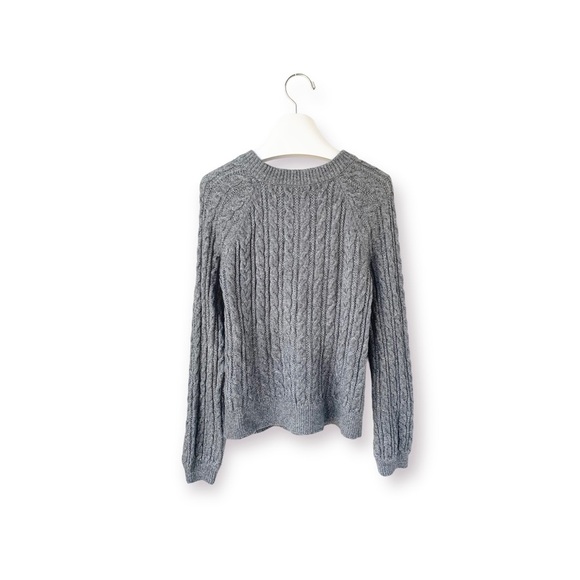 🌸Abercrombie and Fitch🌸 long sleeve gray sweater size small - Picture 3 of 10